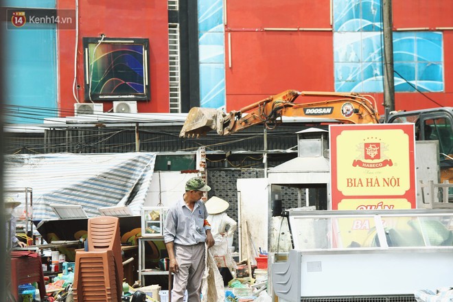 H&agrave; Nội bắt đầu cưỡng chế 42 cơ sở kinh doanh vi phạm trật tự đ&ocirc; thị tr&ecirc;n đất v&agrave;ng Nguyễn Kh&aacute;nh To&agrave;n - Ảnh 2.