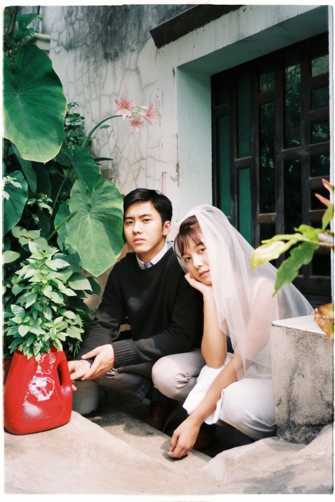 30 phút mượn vườn nhà bác hàng xóm, 9X Việt cho ra bộ ảnh cưới chất như film Hong Kong - Ảnh 1.