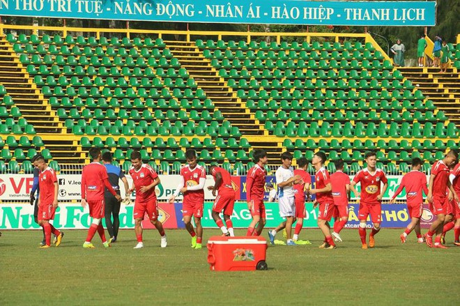 C&ocirc;ng Phượng, Xu&acirc;n Trường, Văn To&agrave;n trầm tư trước trận đấu với Cần Thơ - Ảnh 2.