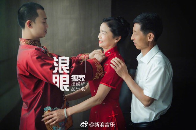 Đối thủ PGone tổ chức đ&aacute;m cưới ngọt ng&agrave;o với bạn g&aacute;i l&acirc;u năm, &ocirc;m bố mẹ vợ kh&oacute;c nức nở - Ảnh 9.