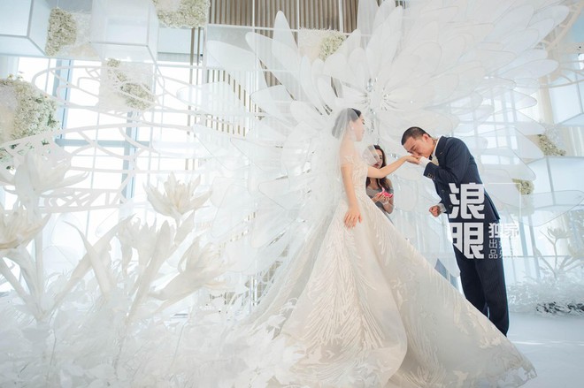 Đối thủ PGone tổ chức đ&aacute;m cưới ngọt ng&agrave;o với bạn g&aacute;i l&acirc;u năm, &ocirc;m bố mẹ vợ kh&oacute;c nức nở - Ảnh 15.