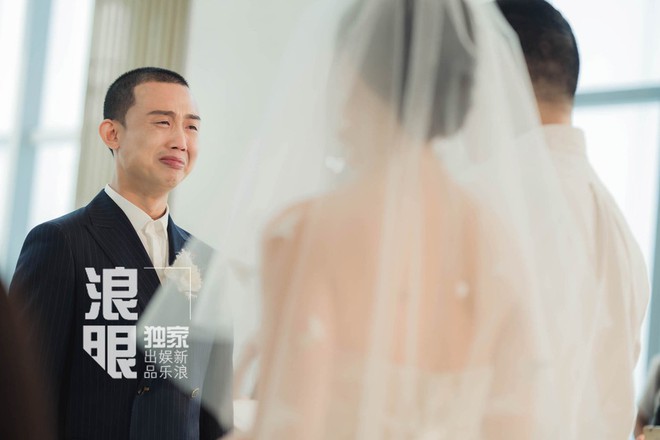 Đối thủ PGone tổ chức đ&aacute;m cưới ngọt ng&agrave;o với bạn g&aacute;i l&acirc;u năm, &ocirc;m bố mẹ vợ kh&oacute;c nức nở - Ảnh 13.
