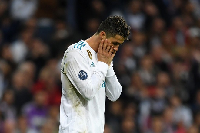 Ronaldo ức chế, la hét vì đồng đội không chuyền bóng ở tư thế thuận lợi - Ảnh 2.