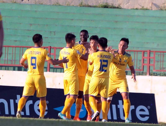 Quảng Nam 1-1 SLNA: Phan Văn Đức tiếp tục ghi b&agrave;n - Ảnh 3.