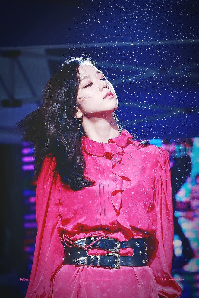 Jisoo (Black Pink) lần đầu tiên cắt tóc ngắn đến thế này và nó có ý nghĩa là... - Ảnh 4.