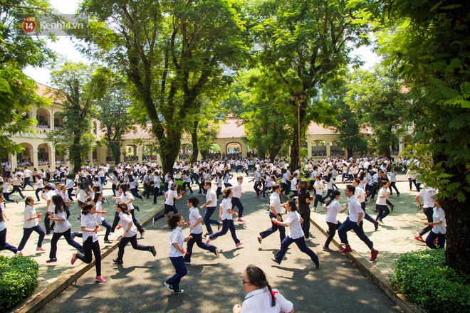 Ngày ra trường của teen Lê Hồng Phong: Nụ cười và nước mắt, bạn tôi ơi xin bên nhau thêm chút nữa! - Ảnh 6.