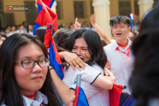 Ngày ra trường của teen Lê Hồng Phong: Nụ cười và nước mắt, bạn tôi ơi xin bên nhau thêm chút nữa! - Ảnh 14.