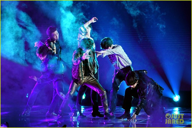 Chùm ảnh: Những khoảnh khắc đẹp ná thở từ sân khấu comeback lịch sử của BTS tại Billboard Music Awards 2018 - Ảnh 21.