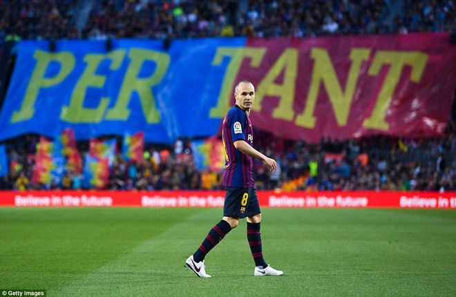 Huyền thoại Iniesta khóc nghẹn trong trận đấu cuối cùng khoác áo Barca - Ảnh 3.
