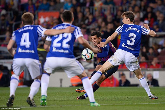 Huyền thoại Iniesta khóc nghẹn trong trận đấu cuối cùng khoác áo Barca - Ảnh 2.