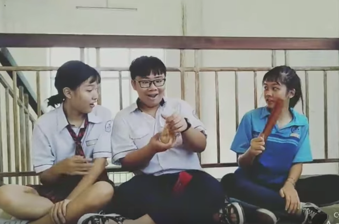 Nam sinh Sài Gòn bị Bích Phương nhập, đóng MV parody Bùa yêu múa cực dẻo - Ảnh 2.