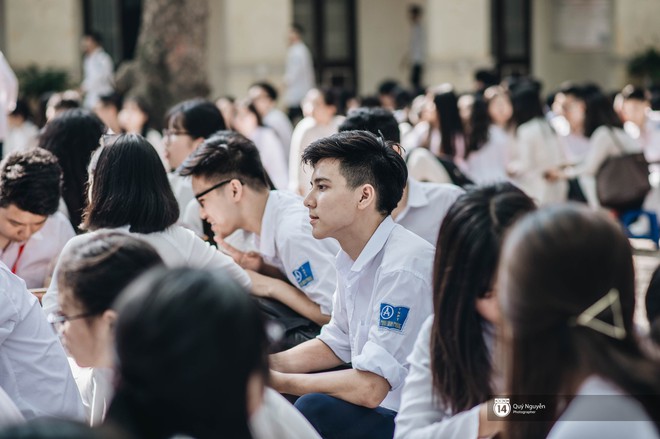 "Đặc sản" lễ bế giảng trường Phan Đình Phùng: Cả một trời trai xinh gái đẹp - Ảnh 7.