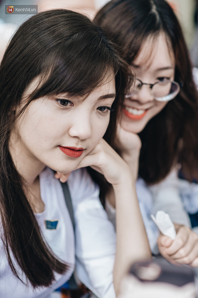 "Đặc sản" lễ bế giảng trường Phan Đình Phùng: Cả một trời trai xinh gái đẹp - Ảnh 13.