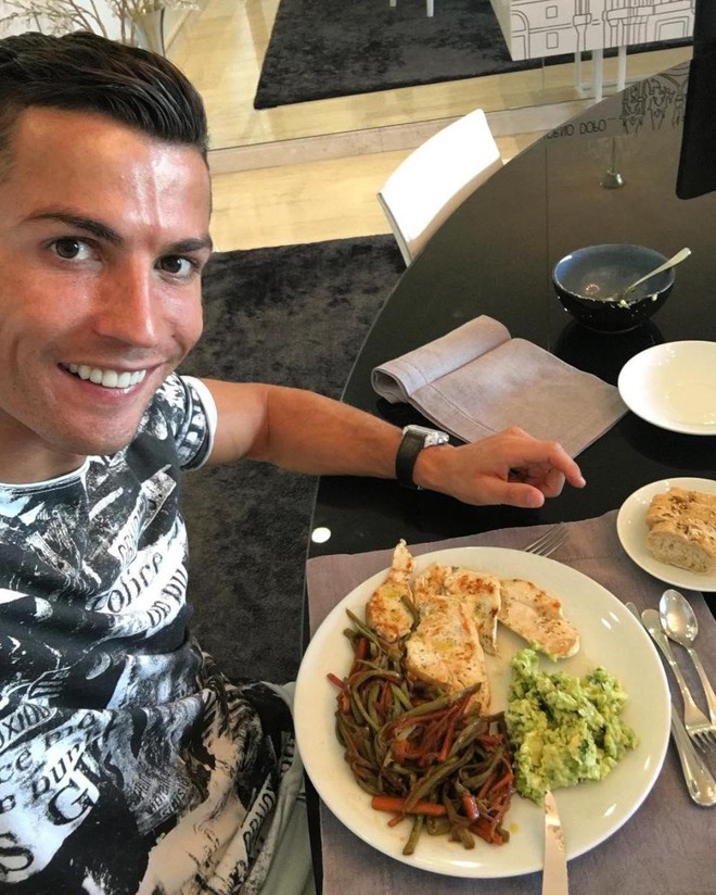 Tiết lộ thực đơn khoa học gi&uacute;p Ronaldo duy tr&igrave; phong độ ở tuổi 33 - Ảnh 3.