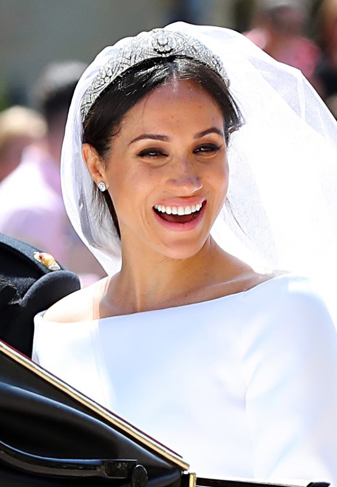 Chuyên gia trang điểm của Meghan Markle bật mí 5 bí kíp makeup cho da căng bóng và tỏa sáng - Ảnh 8.