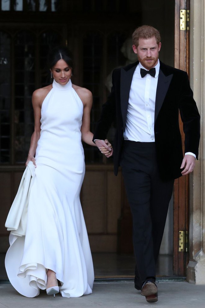 Nhờ đám cưới Hoàng gia, hàng loạt thương hiệu có liên quan đến Meghan Markle lẫn dàn khách mời đều hot đột biến, được lùng mua ráo riết - Ảnh 3.