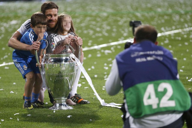 Chung kết Champions League 2017/18: 9 cầu thủ từng thi đấu cho cả Liverpool lẫn Real Madrid - Ảnh 2.