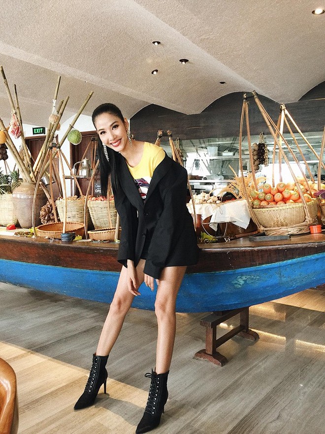 V&igrave; thời trang, Ho&agrave;ng Th&ugrave;y sẵn s&agrave;ng đập tan c&aacute;i n&oacute;ng gần 40 độ để đi boots - Ảnh 5.
