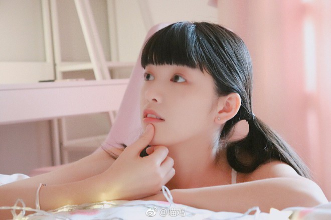 Thanh khiết như giọt sương mai, thiếu nữ Trung Quốc khiến người kh&aacute;c kh&ocirc;ng thể rời mắt nh&igrave;n - Ảnh 2.