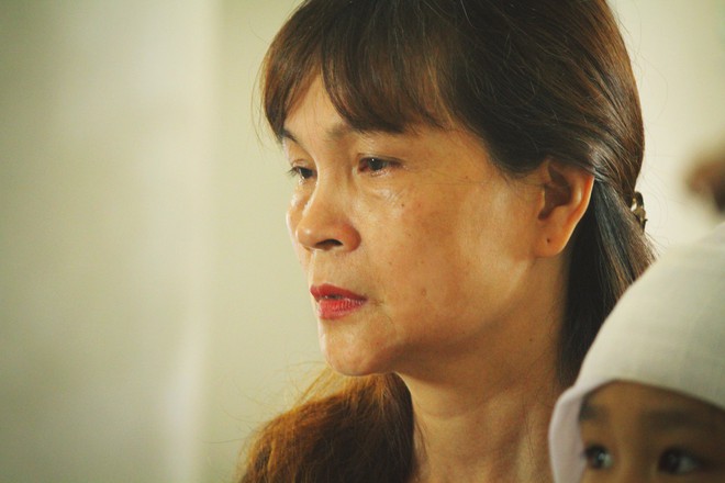 Vụ tai nạn lật t&agrave;u ở Thanh H&oacute;a: Người vợ g&agrave;o kh&oacute;c nh&igrave;n chồng lần cuối trong đ&aacute;m tang - Ảnh 5.