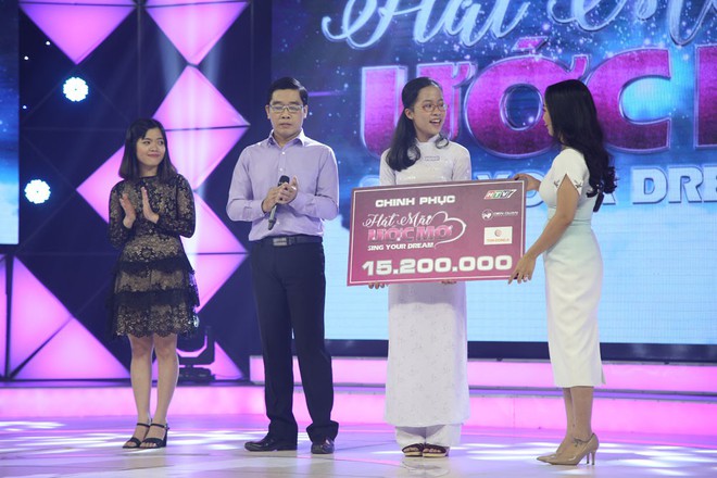 H&aacute;t m&atilde;i ước mơ: Đăng Kh&ocirc;i li&ecirc;n tục x&uacute;c động v&agrave; r&uacute;t tiền t&uacute;i tặng c&aacute;c ho&agrave;n cảnh kh&oacute; khăn - Ảnh 18.
