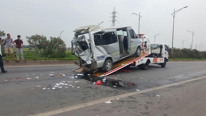 Tai nạn nghiêm trọng trên Cao tốc Hà Nội - Bắc Giang: 2 người tử vong, 10 người khác bị thương - Ảnh 2.