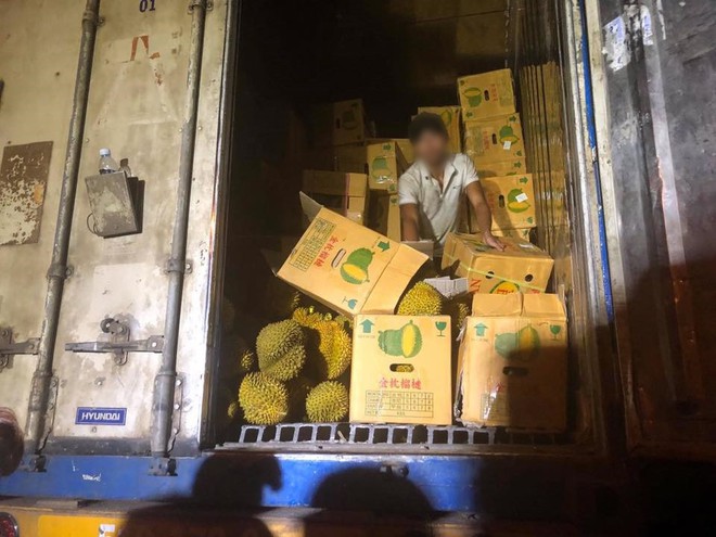 Chia sẻ thêm của tài xế vụ giải cứu 17 tấn sầu riêng ở Hà Nội: Tôi đã rất cố gắng giải thích nhưng nhiều người không nghe - Ảnh 3.