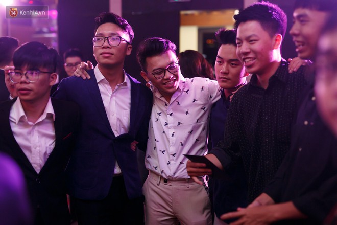 Prom của trường con nhà giàu RMIT: Đã mắt ngắm các bạn trẻ lên đồ sang chảnh hết nấc - Ảnh 5.