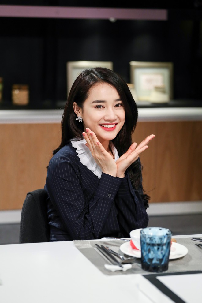 Nguyễn Trần Trung Qu&acirc;n lại cầu h&ocirc;n Nh&atilde; Phương nhưng lần n&agrave;y nhận c&aacute;i kết đắng! - Ảnh 6.