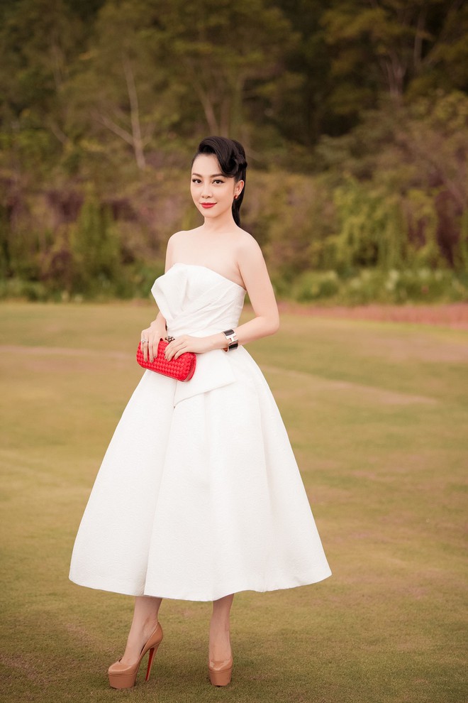 C&ugrave;ng 1 thảm đỏ: Kỳ Duy&ecirc;n n&oacute;ng bỏng, Hương Giang ki&ecirc;u sa trong khi H&agrave; Tăng giản dị m&agrave; vẫn đẹp chẳng ai bằng - Ảnh 19.