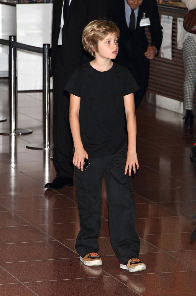 Qu&aacute; tr&igrave;nh từ em b&eacute; xinh xắn th&agrave;nh c&ocirc; n&agrave;ng tomboy của Shiloh - con g&aacute;i ruột Angelina Jolie v&agrave; Brad Pitt - Ảnh 11.