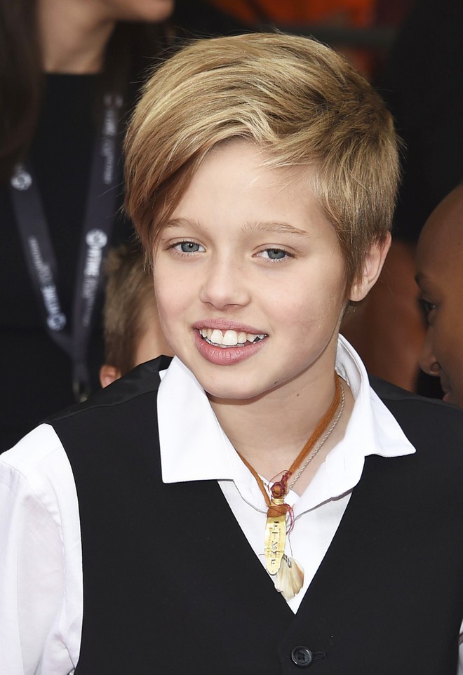 Qu&aacute; tr&igrave;nh từ em b&eacute; xinh xắn th&agrave;nh c&ocirc; n&agrave;ng tomboy của Shiloh - con g&aacute;i ruột Angelina Jolie v&agrave; Brad Pitt - Ảnh 19.