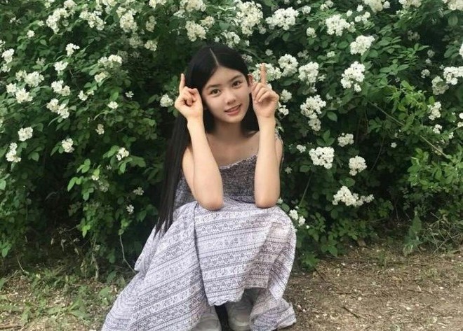 Cô bé 12 tuổi với vẻ đẹp thuần khiết hứa hẹn sẽ là tiểu hoa đán mới của Trung Quốc - Ảnh 9.