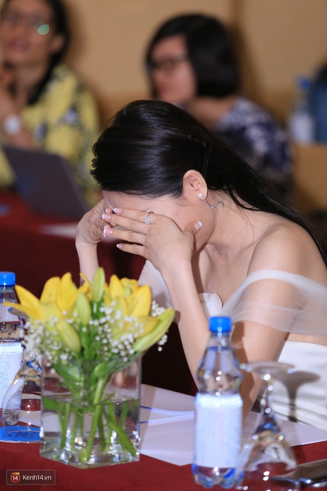 Li&ecirc;n tục bị hỏi về Nh&atilde; Phương, Nhan Ph&uacute;c Vinh n&eacute; tr&aacute;nh, dọa sẽ chặn số v&agrave; kh&ocirc;ng n&oacute;i chuyện với bạn diễn - Ảnh 11.