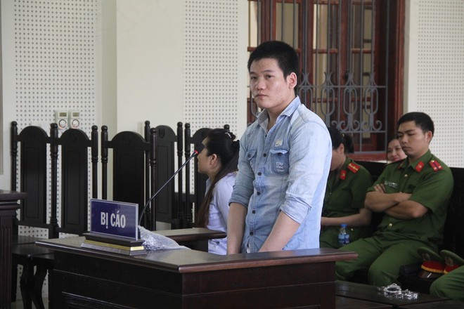 Bị c&aacute;o nhận tội hiếp d&acirc;m thiếu nữ lớp 7, t&ograve;a chỉ xử tội Giết người - Ảnh 1.