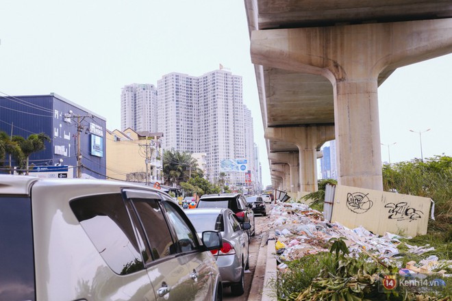 Chưa hoàn thành, trụ tuyến Metro đầu tiên ở Sài Gòn đã bị bôi bẩn bởi những hình vẽ xấu xí - Ảnh 7.