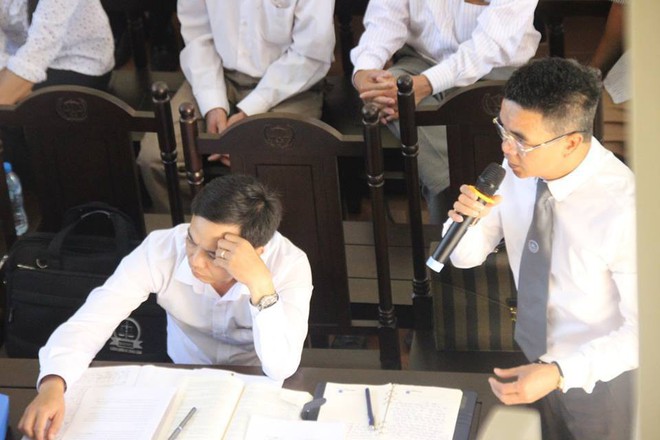 Điểm lại những t&igrave;nh tiết bất ngờ từ ng&agrave;y đầu phi&ecirc;n xử b&aacute;c sĩ Lương cho đến quyết định quay lại phần x&eacute;t hỏi sau 10 ng&agrave;y - Ảnh 6.