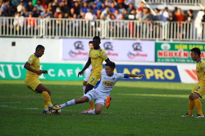 Thi đấu ng&agrave;y c&agrave;ng thực dụng, HAGL tự tin đ&aacute;nh bại FLC Thanh H&oacute;a - Ảnh 2.