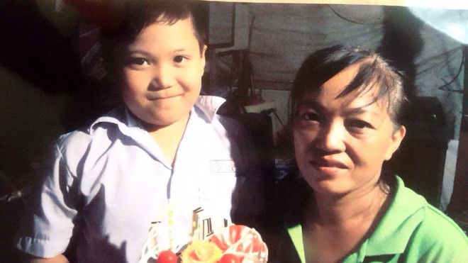 Bé trai 8 tuổi ở Sài Gòn mất tích bí ẩn khi đi chơi cùng mẹ tại công viên - Ảnh 1.