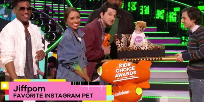 Đọ sức n&oacute;ng với Hot dog 8 triệu follower Instagram: Được dự event của Mark Zuckerberg, đ&oacute;ng MV cho Katy Perry... - Ảnh 9.