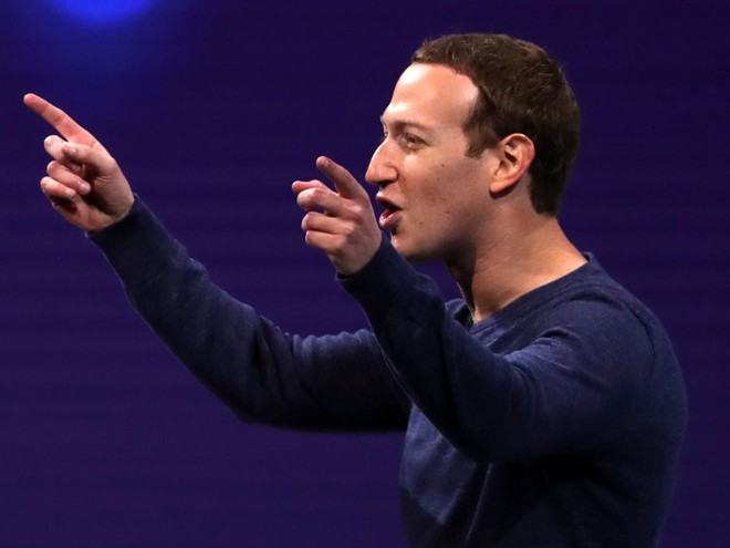 Sau 7 năm, cuối cùng Mark Zuckerberg cũng chịu thay combo áo xám-quần jeans thiếu muối huyền thoại - Ảnh 5.