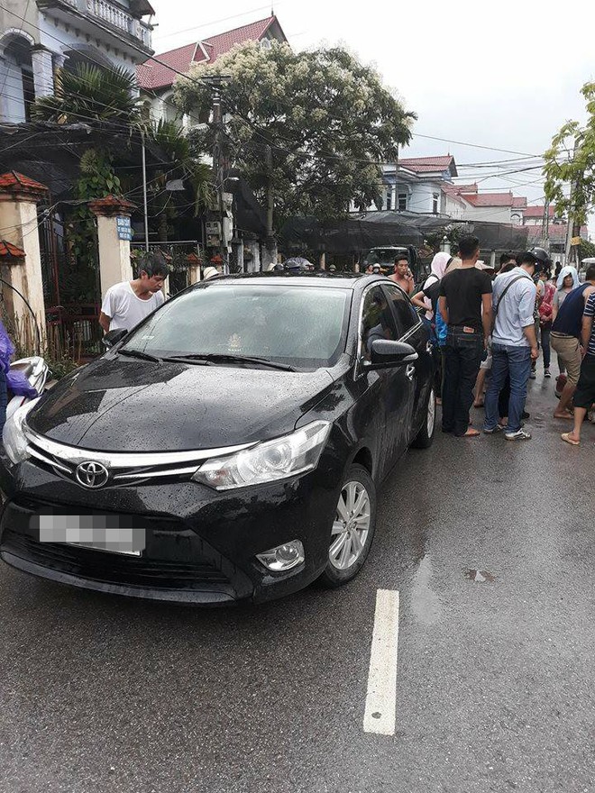 Vụ người đàn ông đi ô tô nghi bắt cóc trẻ em ở Hưng Yên: Đối tượng đã lảng vảng quanh xóm vờ mua cây cảnh từ sáng sớm - Ảnh 3.