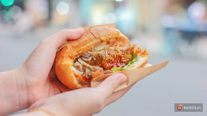 Bánh mì sườn cây: biến tấu độc lạ cho món ăn đường phố quen thuộc - Ảnh 5.