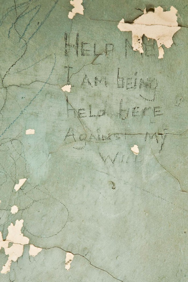 H&ograve;n đảo đ&aacute;ng sợ nhất trong lịch sử Mỹ: Chỉ c&aacute;ch th&agrave;nh phố New York v&agrave;i dặm, nơi giam giữ c&aacute;ch ly người mang bệnh dịch tới chết - Ảnh 9.