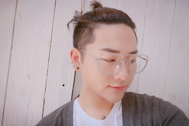Đ&agrave;n &ocirc;ng Trung Quốc thời hiện đại: th&iacute;ch trang điểm, m&ecirc; l&agrave;m đẹp v&agrave; lu&ocirc;n trau chuốt vẻ bề ngo&agrave;i - Ảnh 2.
