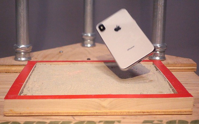 iPhone X v&agrave; Galaxy S9 thi thả rơi sấp mặt, chỉ xem th&ocirc;i cũng thấy nh&oacute;i l&ograve;ng - Ảnh 2.