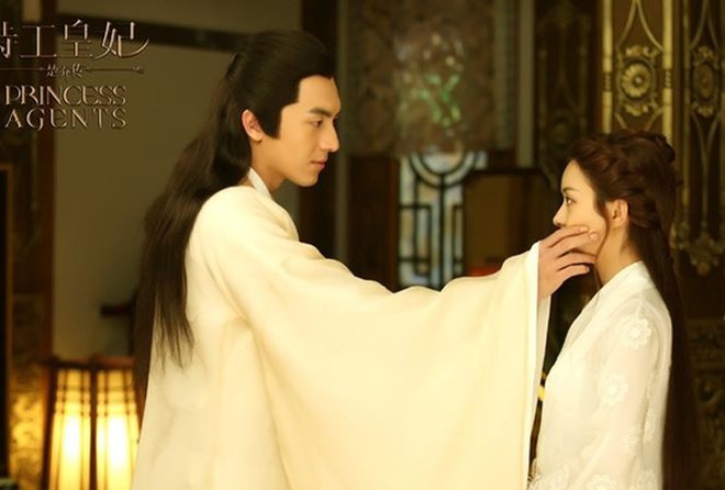 Hậu trường b&acirc;y giờ mới kể: Triệu Lệ Dĩnh muốn h&ocirc;n nhưng L&acirc;m Canh T&acirc;n lại... chạy mất dạng! - Ảnh 1.