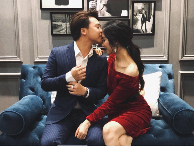 Bạn trai doanh nh&acirc;n đăng ảnh h&ocirc;n H&ograve;a Minzy ngọt ng&agrave;o nh&acirc;n ng&agrave;y sinh nhật - Ảnh 1.