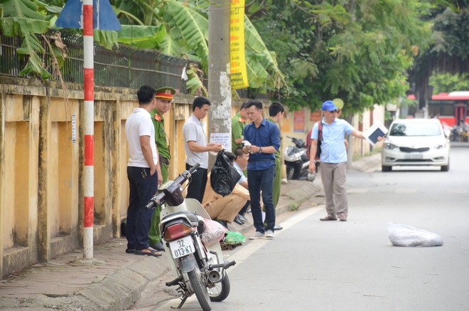 Người dân hãi hùng kể lại giây phút đưa bé trai bị văng ra khỏi bụng thai phụ 8 tháng, bé gái 3 tuổi đi cấp cứu sau tai nạn kinh hoàng - Ảnh 2.