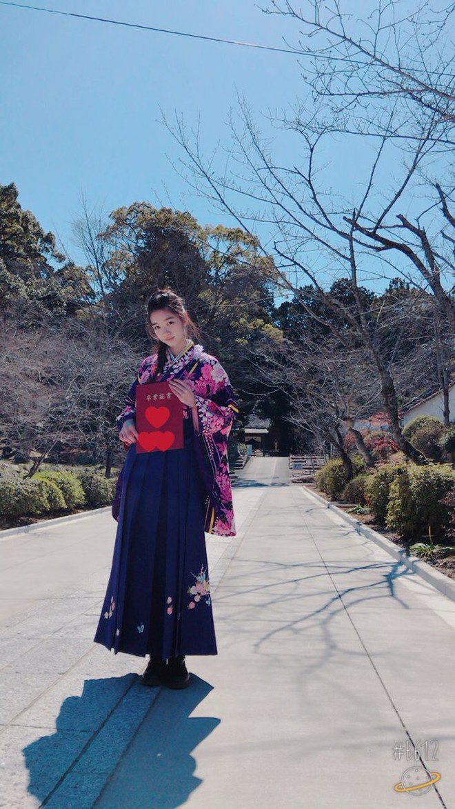 Cao 1m73 khi mới học tiểu học, tiểu nữ thần Nhật Bản khốn đốn khi chụp ảnh chung với bạn cùng lớp - Ảnh 11.
